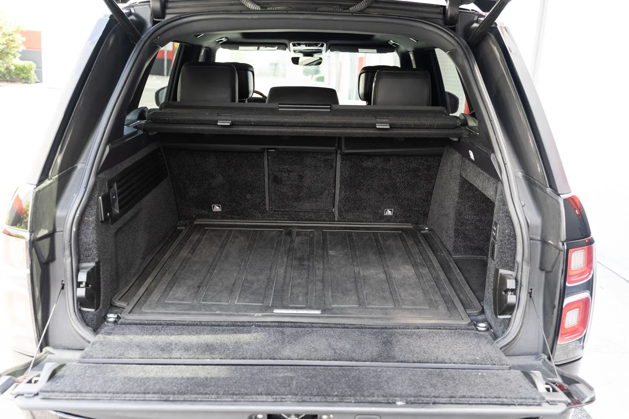 2018 Land Rover Range Rover Supercharged LWB, view