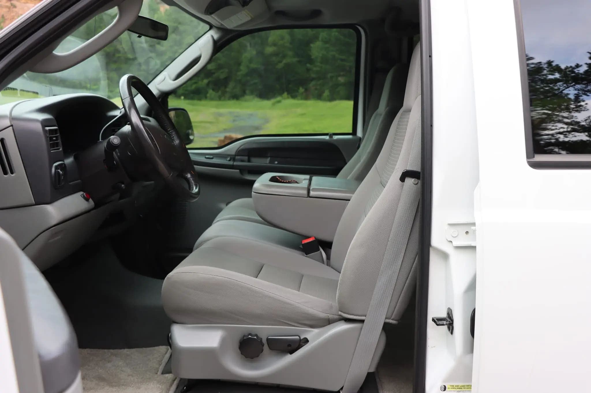 2005 Ford Excursion XLT Power Stroke 4×4, view